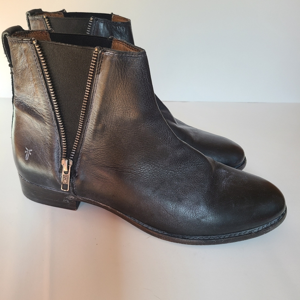 Frye Carly Chelsea Double Zipper Booties Boots